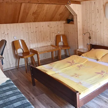 Mája Hřensko